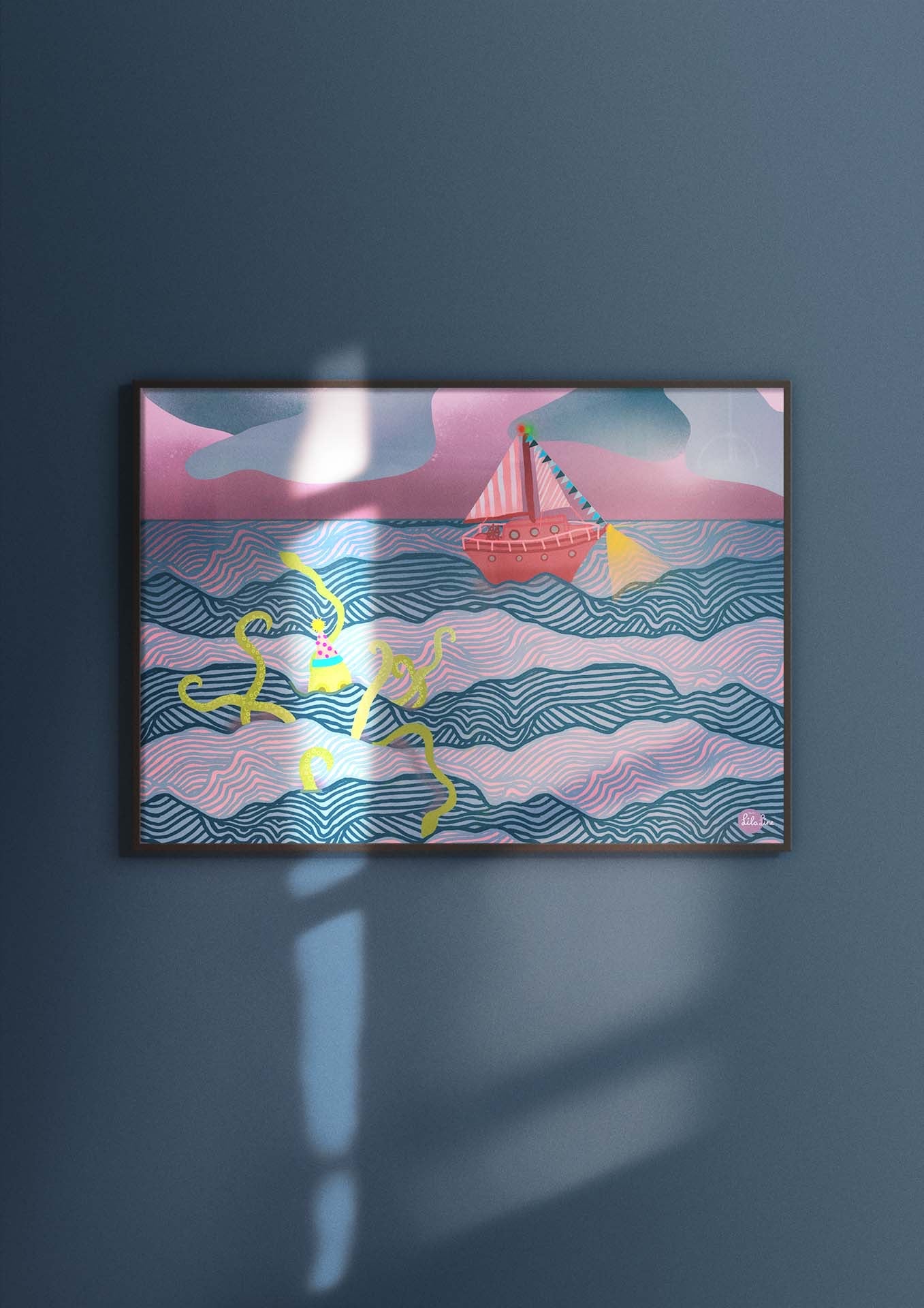 Art print van Studio LilaLine met een vrolijke illustratie van een feestvierende octopus – de octopus is omringd door slingers, confetti en feestmutsjes, met zijn tentakels speels in de lucht. De kleuren zijn levendig en de sfeer is uitbundig, alsof het dier midden in een onderwaterfeest zit. Perfect als speelse wanddecoratie voor een kinderkamer of creatieve werkplek.