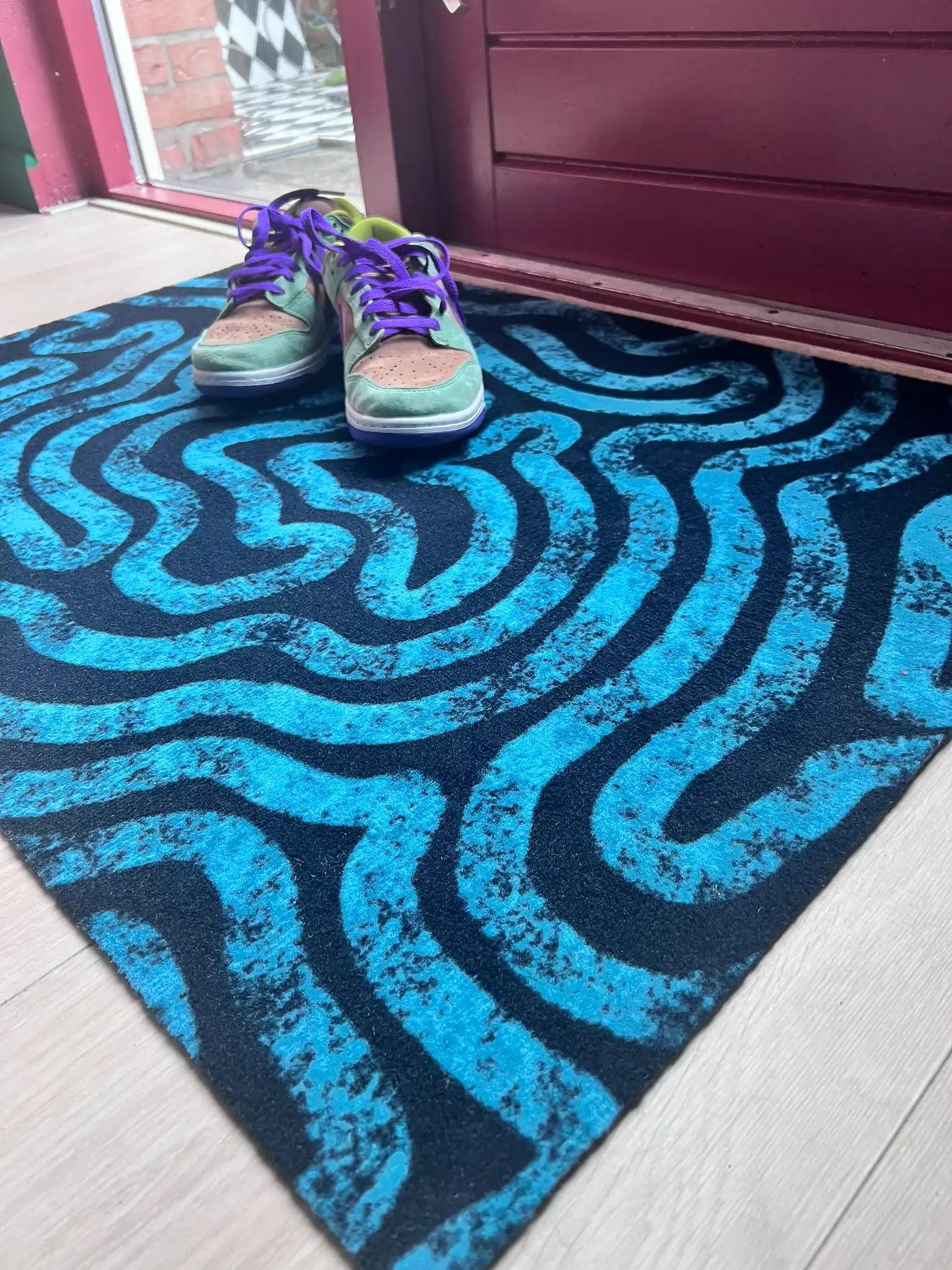 Op maat gemaakte droogloopmat Brain Error in frisgroen met golvend patroon – stijlvolle design deurmat voor binnengebruik van Studio LilaLine