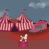 Fantasy art print van Studio LilaLine met een vrolijk circustafereel in daglicht – de illustratie toont een kleurrijk circus vol leven, met vlaggen, tenten en dansende figuren onder een blauwe lucht. Tygo staat centraal in dit speelse universum vol fantasie en beweging. De print straalt vrolijkheid en avontuur uit, perfect als wanddecoratie in een kinderkamer of creatieve ruimte.