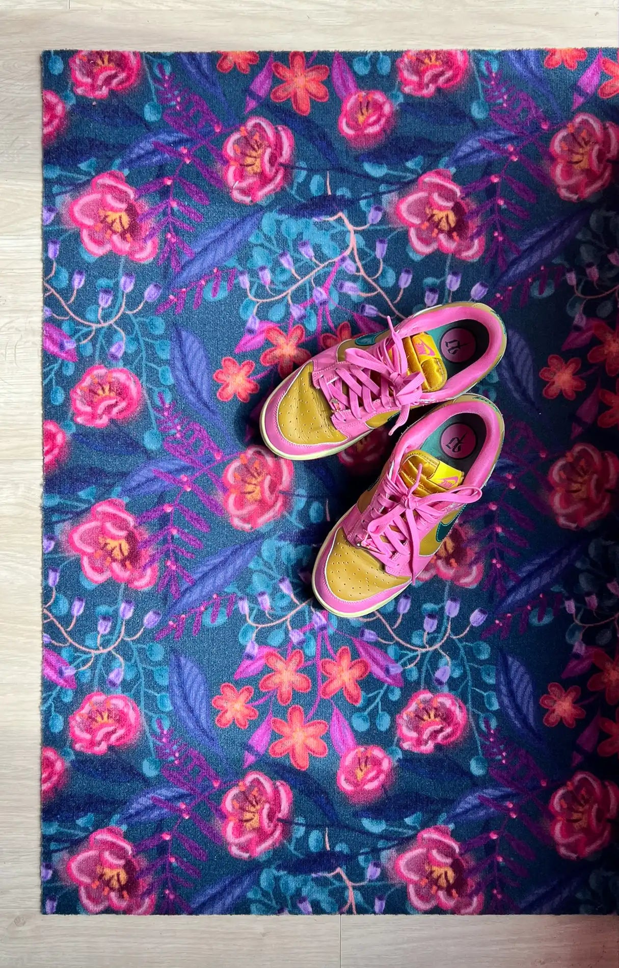Droogloopmat Flower Dream Petrol met abstracte bloemenprint in blauwgroene tinten