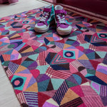 deurmat Kaleidoscope met speels caleidoscoop-patroon vol dieren en insecten van Studio LilaLine