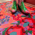 Op maat gemaakte droogloopmat Bold Retro Pink/Purple met roze, paarse, blauwe en groen retroprint – design deurmat voor binnen van Studio LilaLin