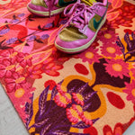 Op maat gemaakte droogloopmat Bold Retro Pink met roze retroprint – design deurmat voor binnen van Studio LilaLine