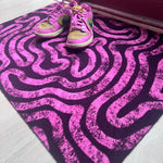 Op maat gemaakte droogloopmat Brain Error in oudroze met abstract kronkelend patroon – unieke design deurmat voor binnen van Studio LilaLine