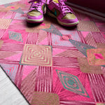 Op maat gemaakte droogloopmat Diamond in funky roze met speels diamantdesign – kleurrijke design deurmat voor binnen van Studio LilaLine