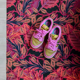 Op maat gemaakte droogloopmat Onnaliene met organisch patroon in oranje en rood – expressieve design deurmat voor binnen van Studio LilaLine