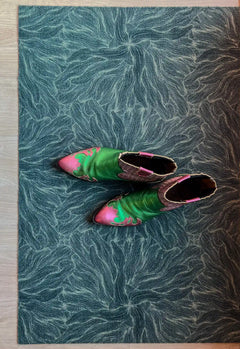 Op maat gemaakte droogloopmat Swirl in zeegroen met golvende print – frisse design deurmat voor binnen van Studio LilaLine
