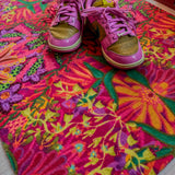Op maat gemaakte droogloopmat Tropical Vibrance met tropische print in roze, groen en oranje – kleurrijke design deurmat voor binnen van Studio LilaLine