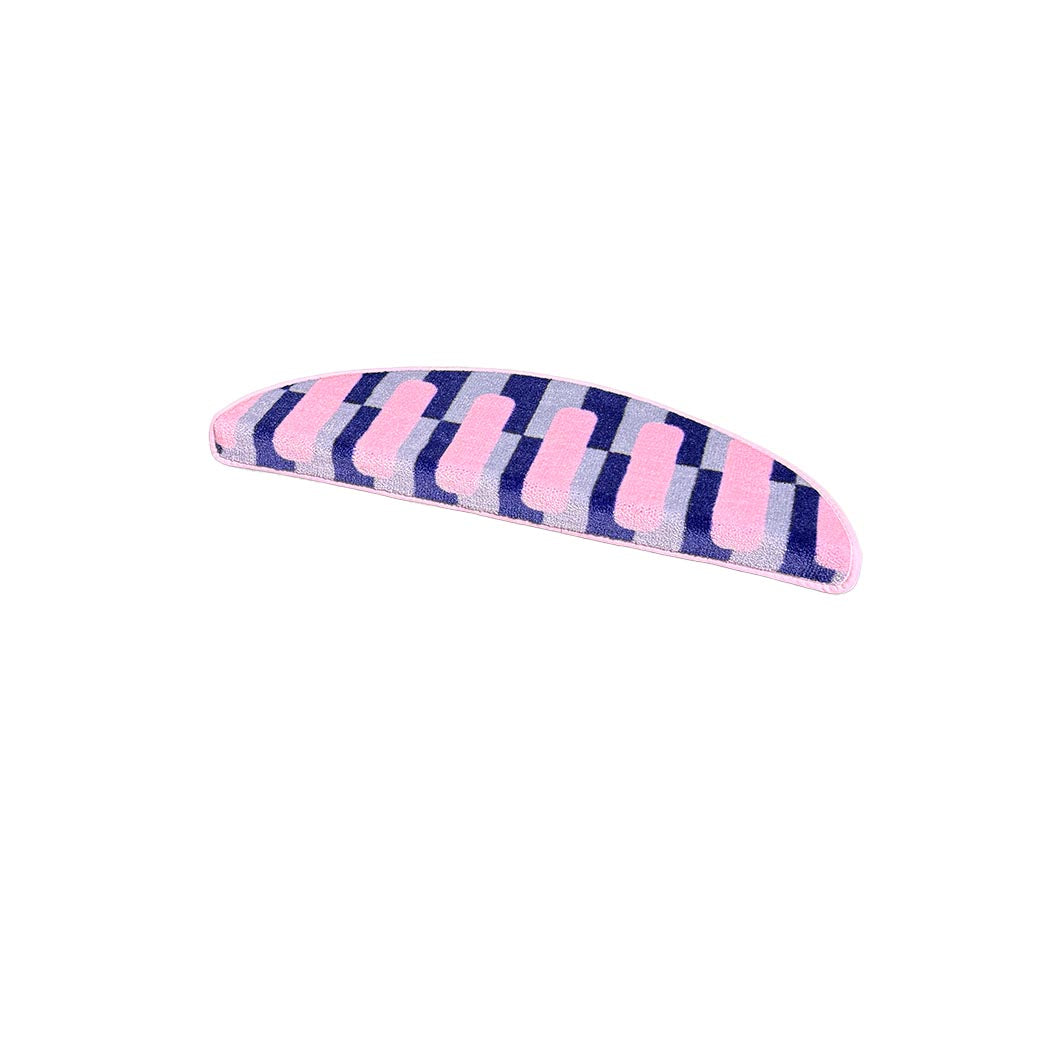 Graphic Oval design trapmat in roze met grafisch patroon