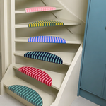 Stripe design trapmatten met grafisch streep patroon in meerdere kleuren