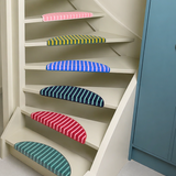 Stripe design trapmatten met grafisch streep patroon in meerdere kleuren